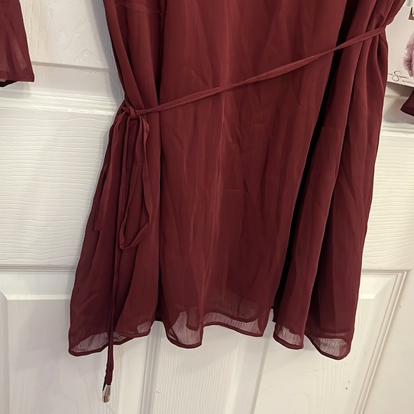 Jessica Simpson Maternity burgundy top size L bell sleeves lace detail - Picture 6 of 12